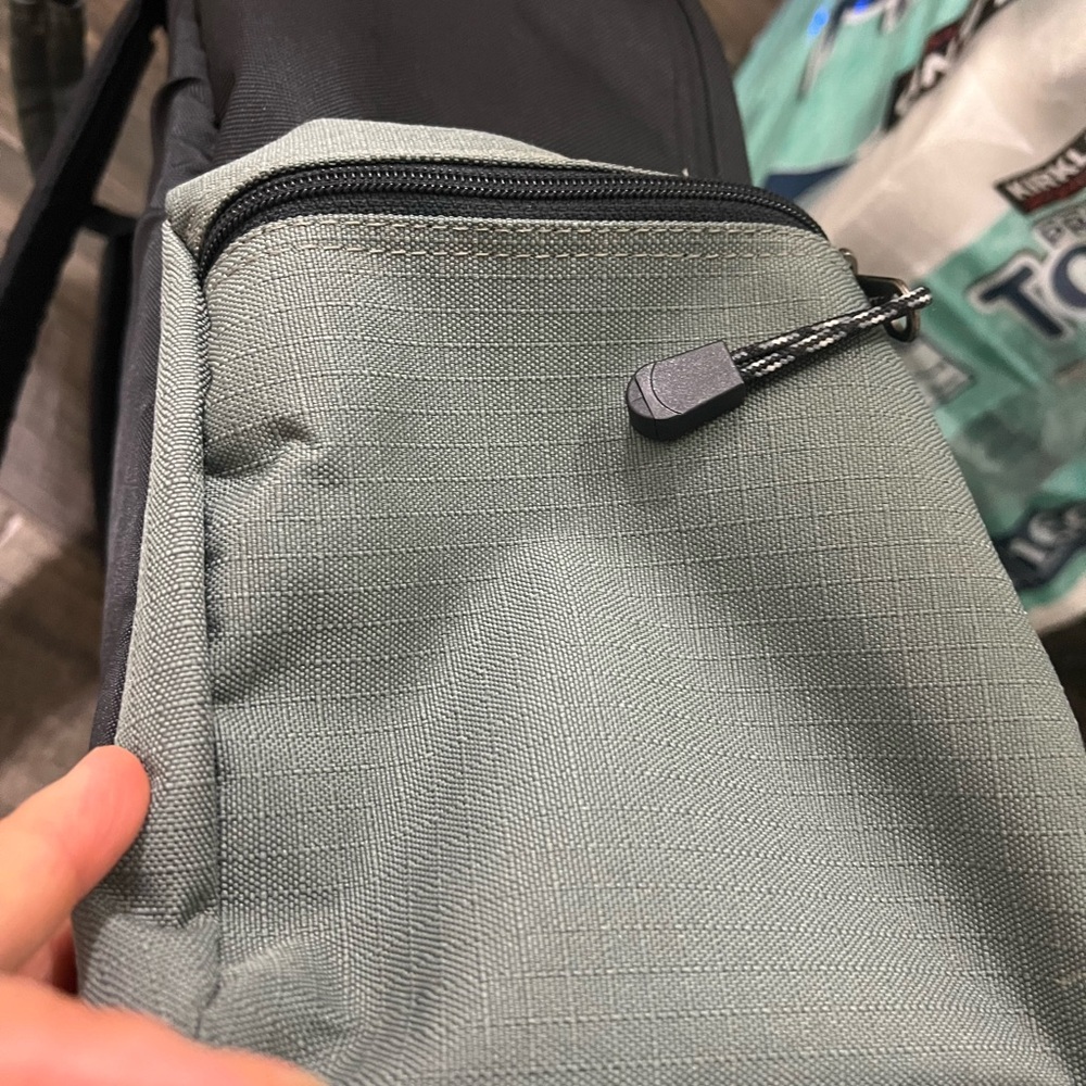 Spalding Black and Gray Athletic rolling Backpack.perfect for travel - Picture 3 of 8